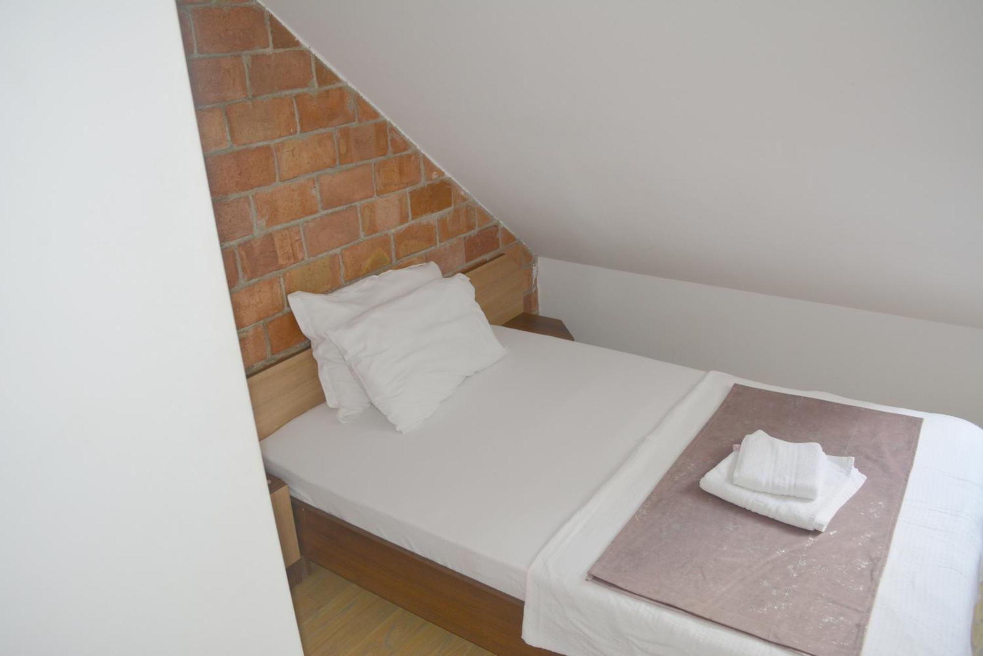 Отель Colina Restaurant & Events Бистрица Номер фото