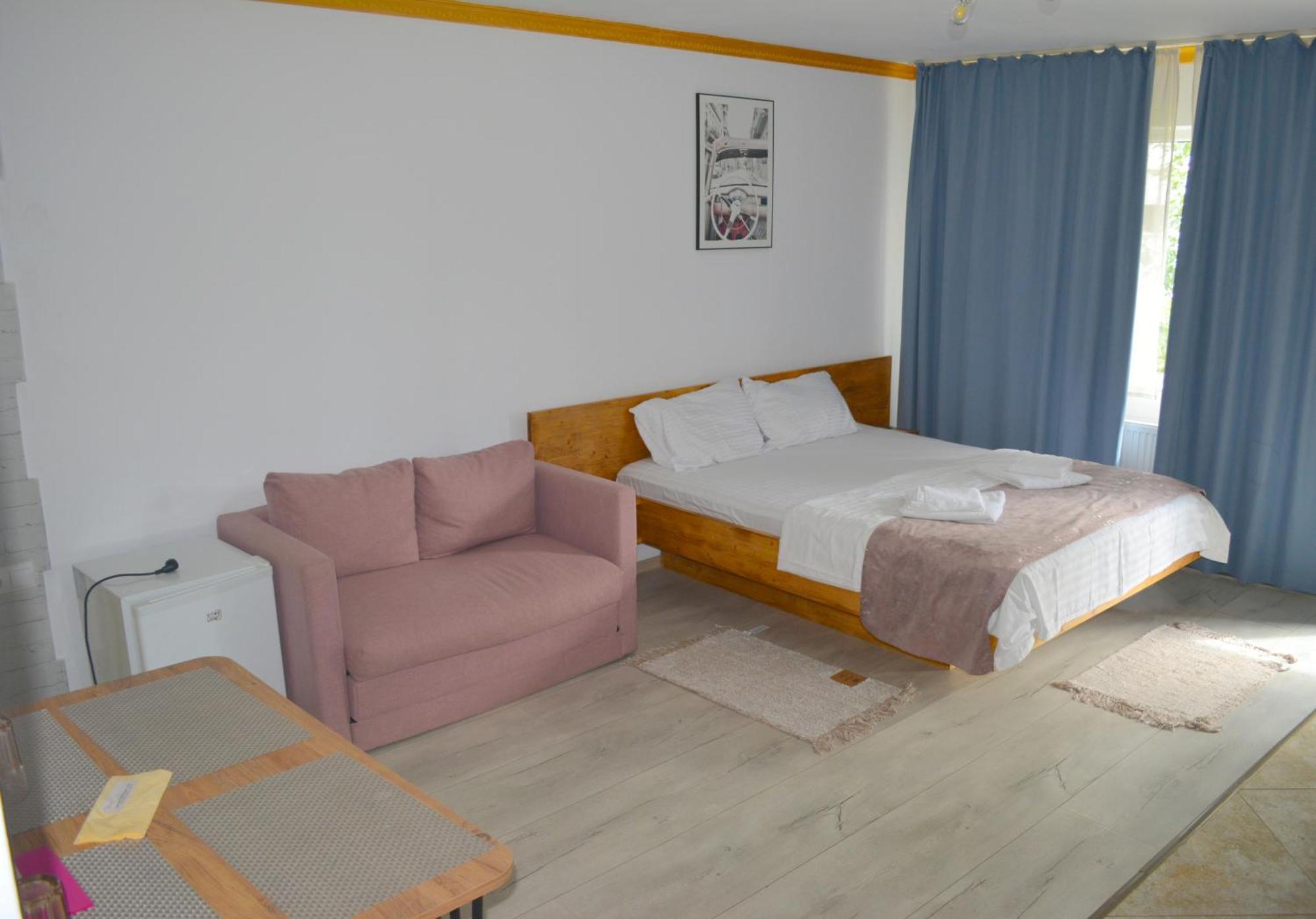 Отель Colina Restaurant & Events Бистрица Экстерьер фото