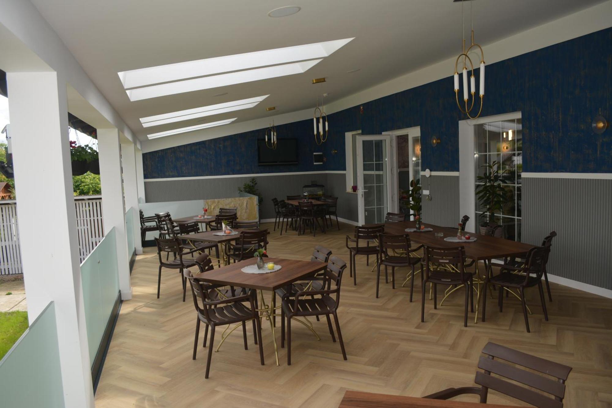 Отель Colina Restaurant & Events Бистрица Экстерьер фото